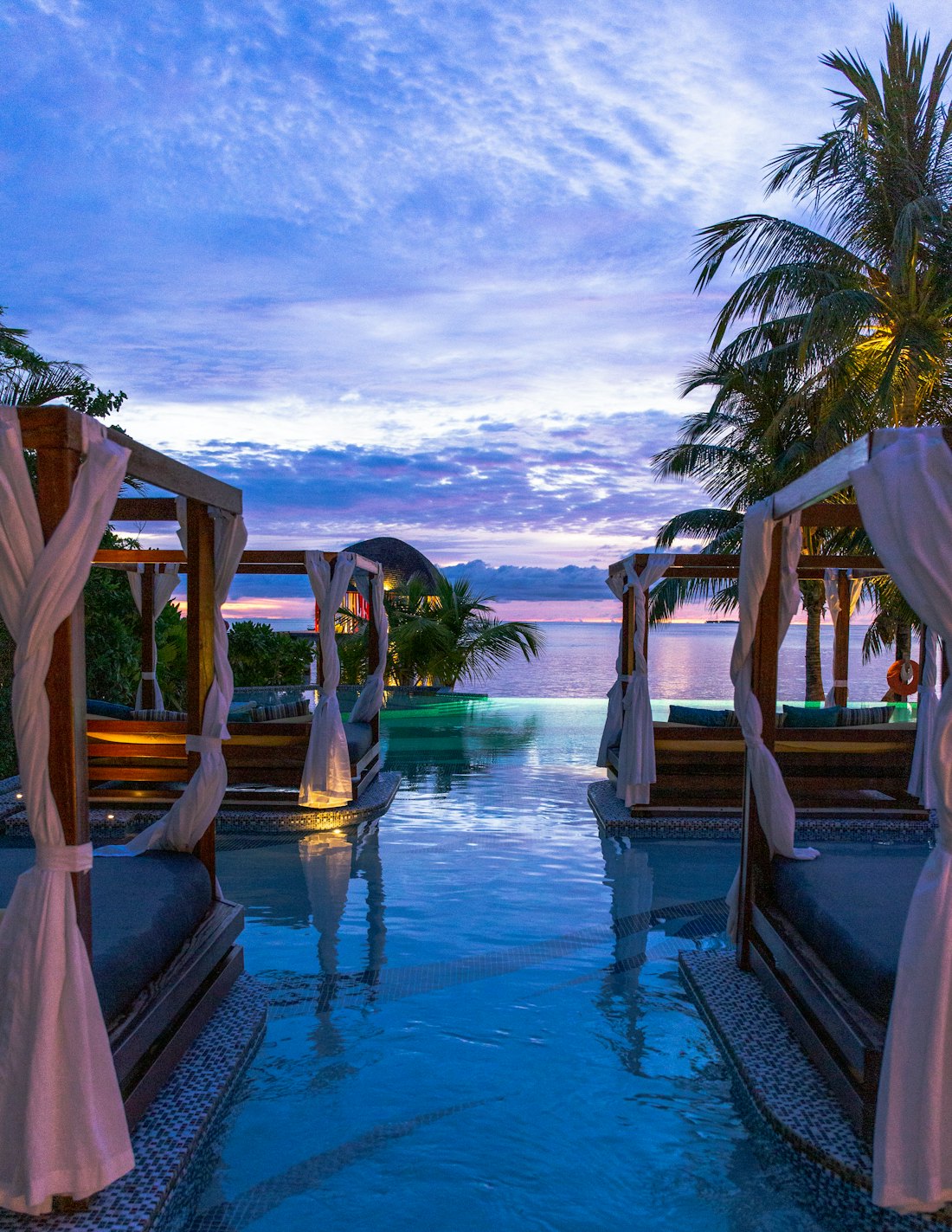 Infinity pool